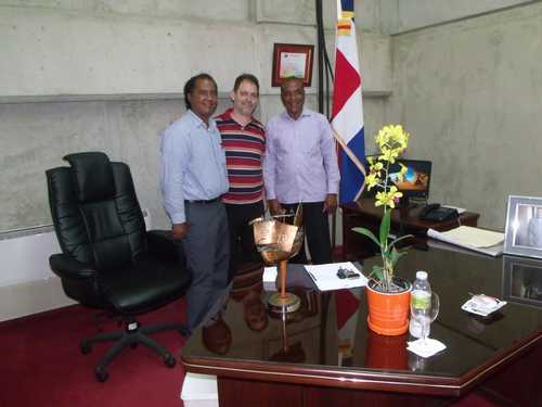 Gobernador Diogenes Gonzalez. acompañado por periodista Ricardo Vega y  Fernando J Buitrago (GalaOriertal.com)