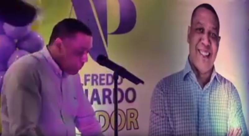 Alfredo Pichardo se lanza por la reelección a regidor en SDE